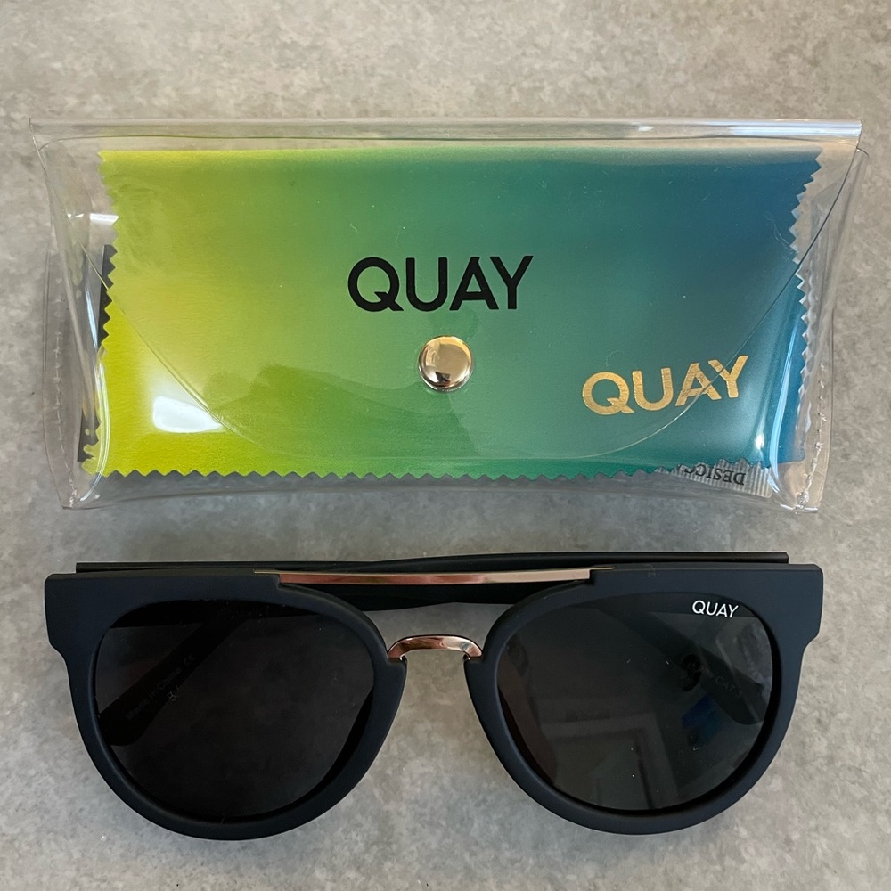 QUAY ODIN - BLACK/SMOKE sunglasses